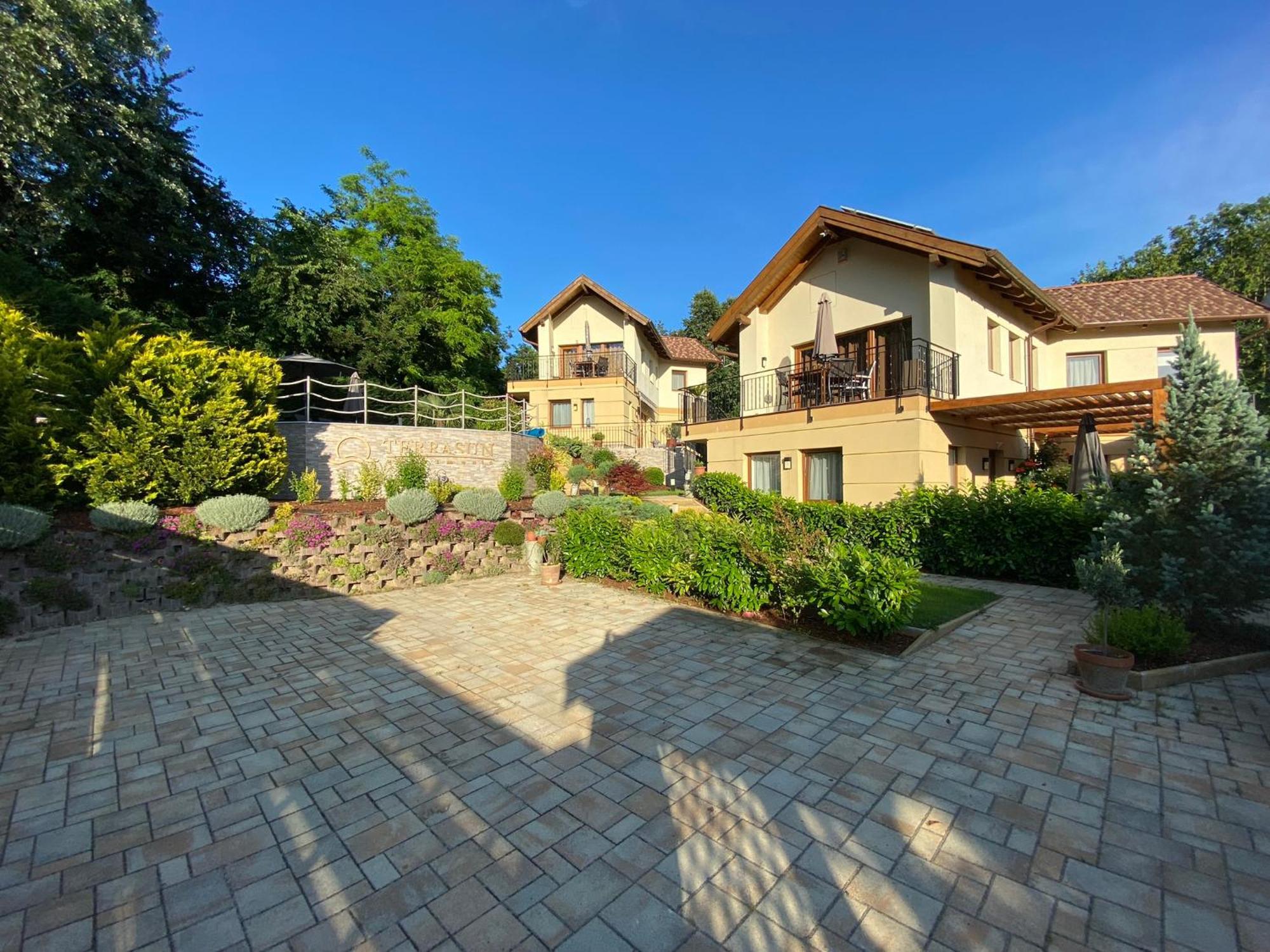 Terrasun Apartments Балатонсарсо Екстериор снимка