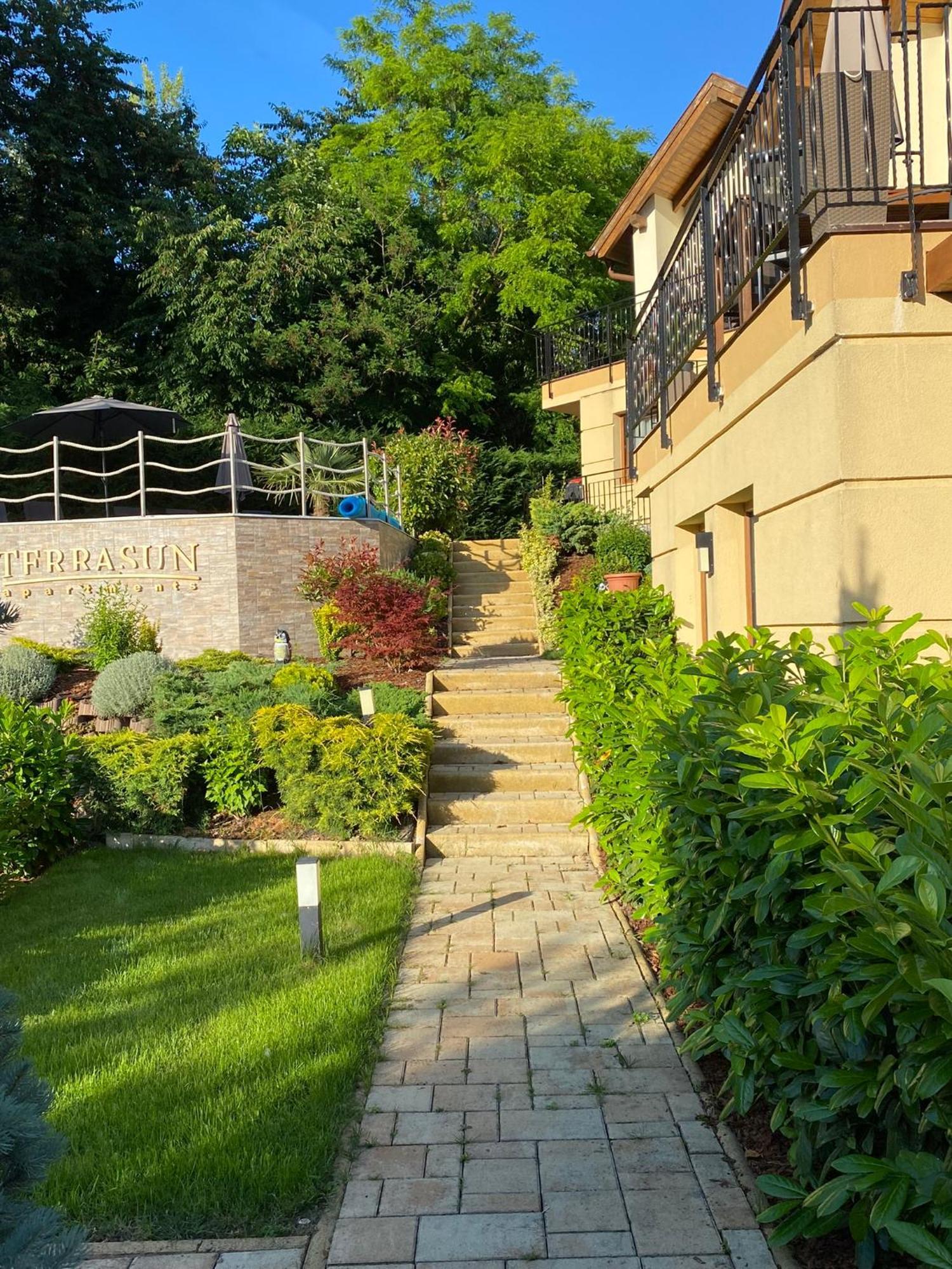 Terrasun Apartments Балатонсарсо Екстериор снимка